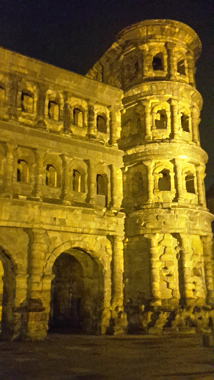 Porta Nigra I Porta Nigra in Trier bei Nacht