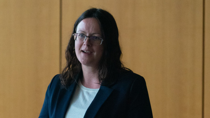 Auf dem Bild ist Frau Maria-A. Jäckel, Geschäftsstelle des tbb, auf dem Rechtspflegertag des BDR-Thüringen zu sehen.