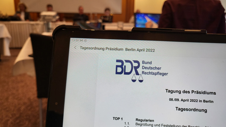 Frühjahrssitzung des Präsidiums des Bundes Deutscher Rechtspfleger 2022 Blick auf die Tagesordnung der Frühjahrssitzung des Präsidiums des Bundes Deutscher Rechtspfleger 2022